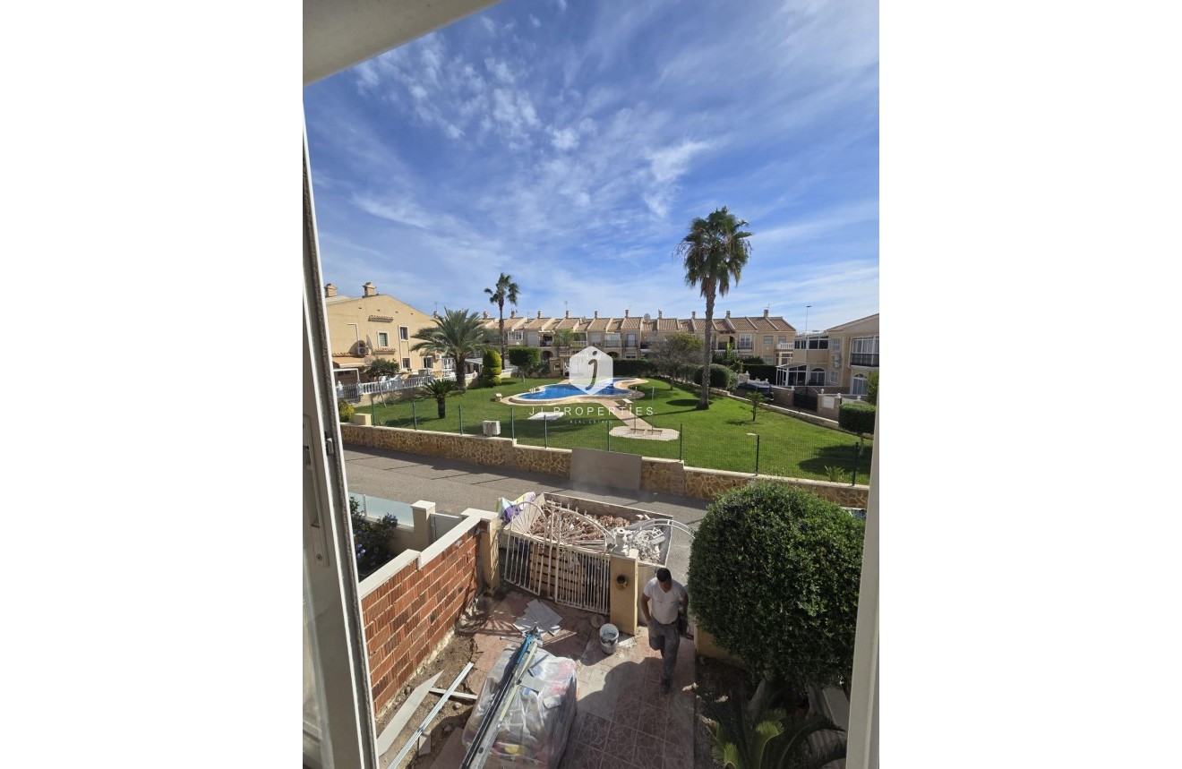 Segunda mano - Chalet -
Torrevieja - aguas nuevas