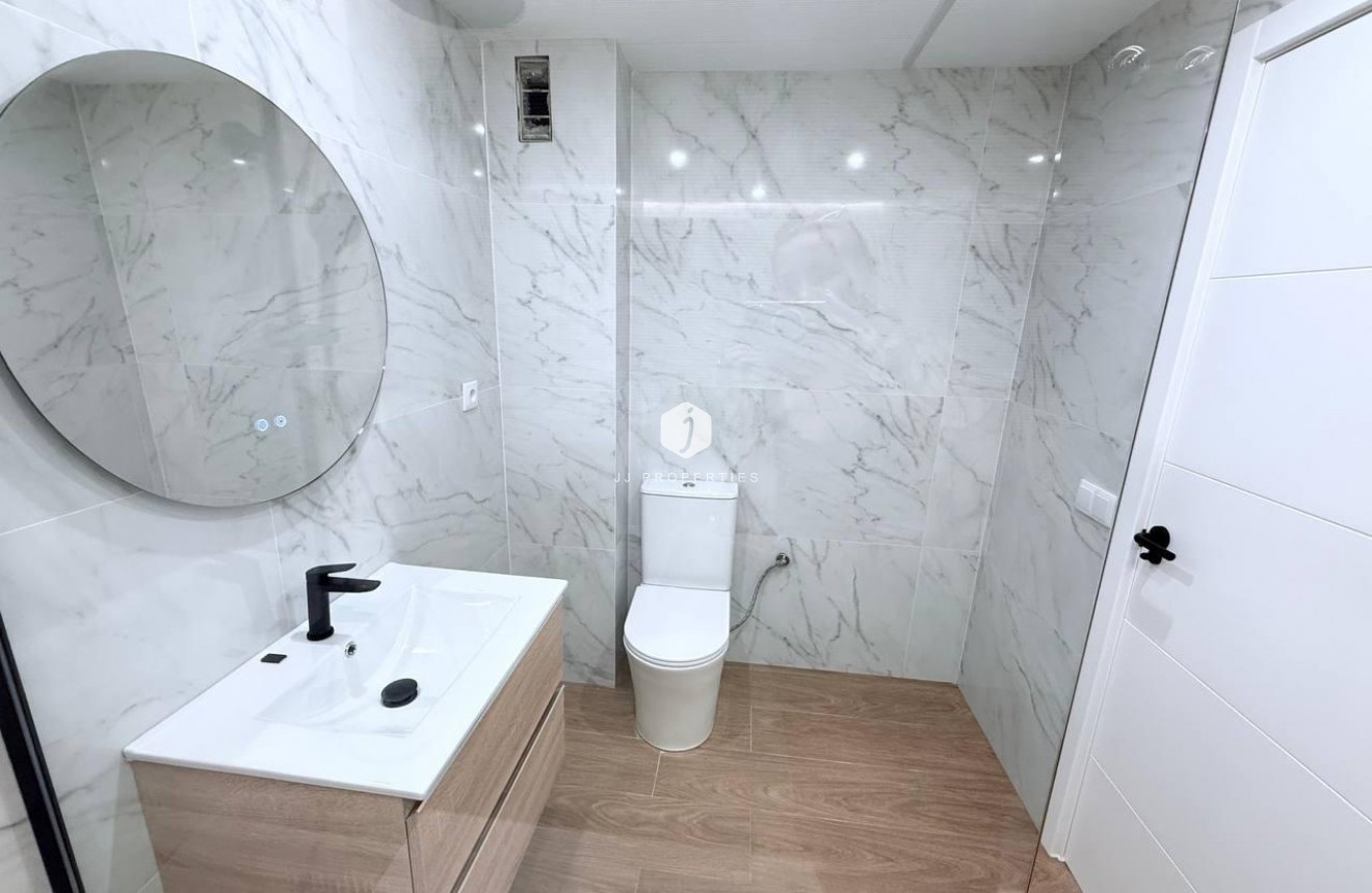 Segunda mano - Chalet -
Torrevieja - aguas nuevas