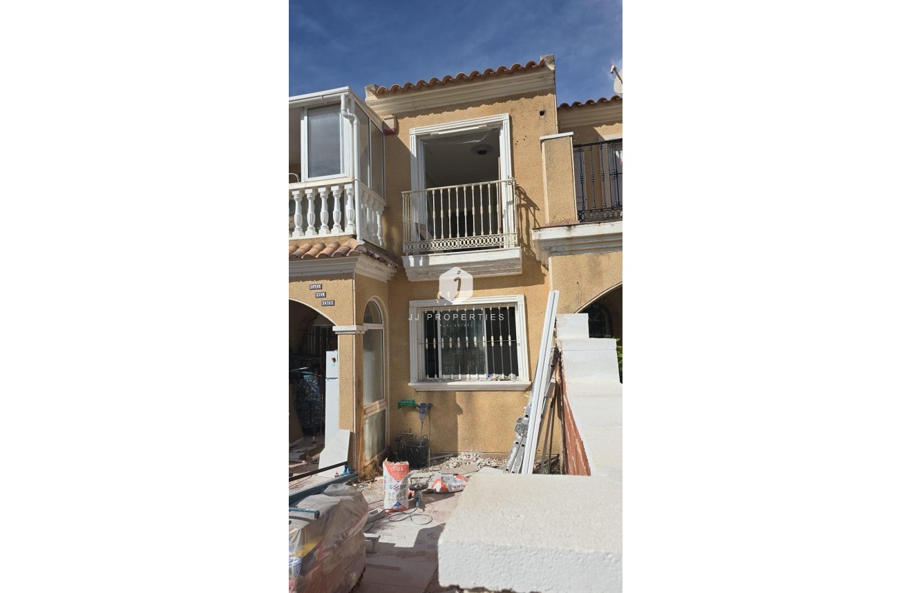 Segunda mano - Chalet -
Torrevieja - aguas nuevas