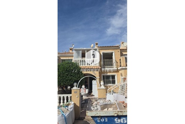 Segunda mano - Chalet -
Torrevieja - aguas nuevas