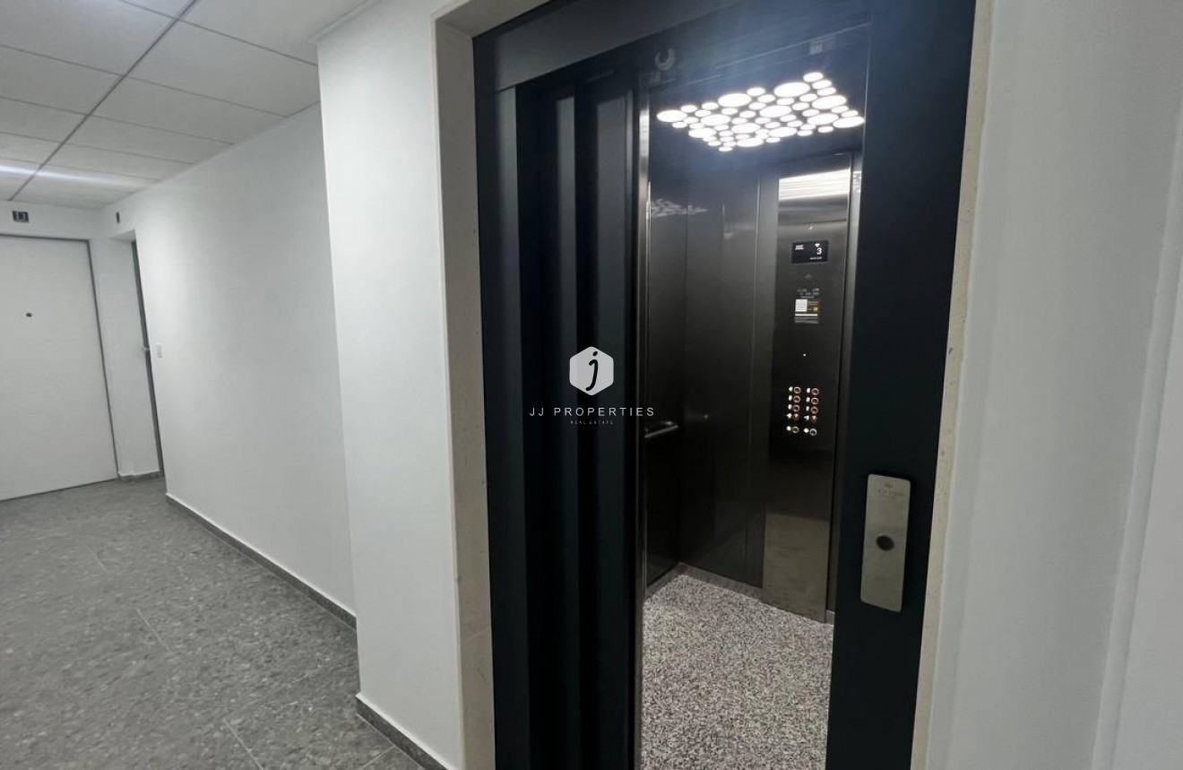 D'occasion - Appartement -
Torrevieja - PARQUE DE LAS NACIONES