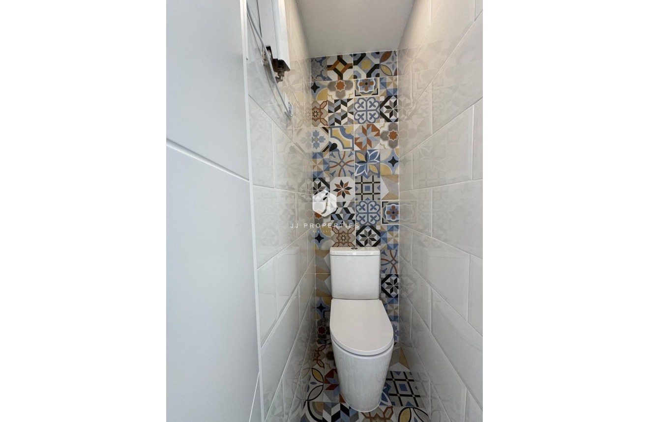 Segunda mano - Apartamento / piso -
Torrevieja - Centro