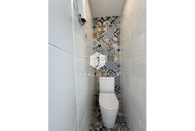 Segunda mano - Apartamento / piso -
Torrevieja - Centro