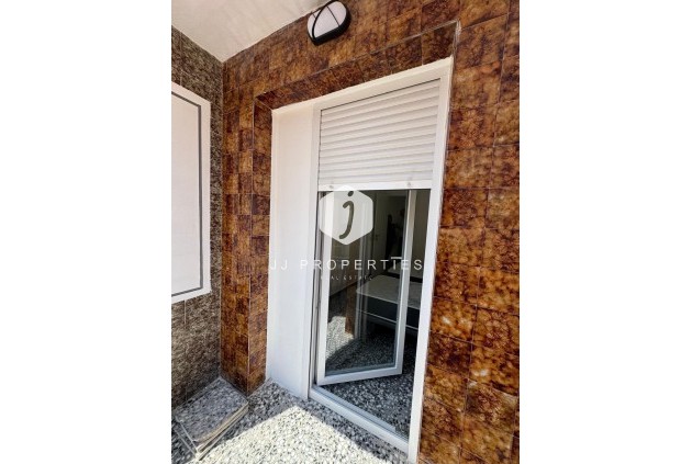 Segunda mano - Apartamento / piso -
Torrevieja - Centro