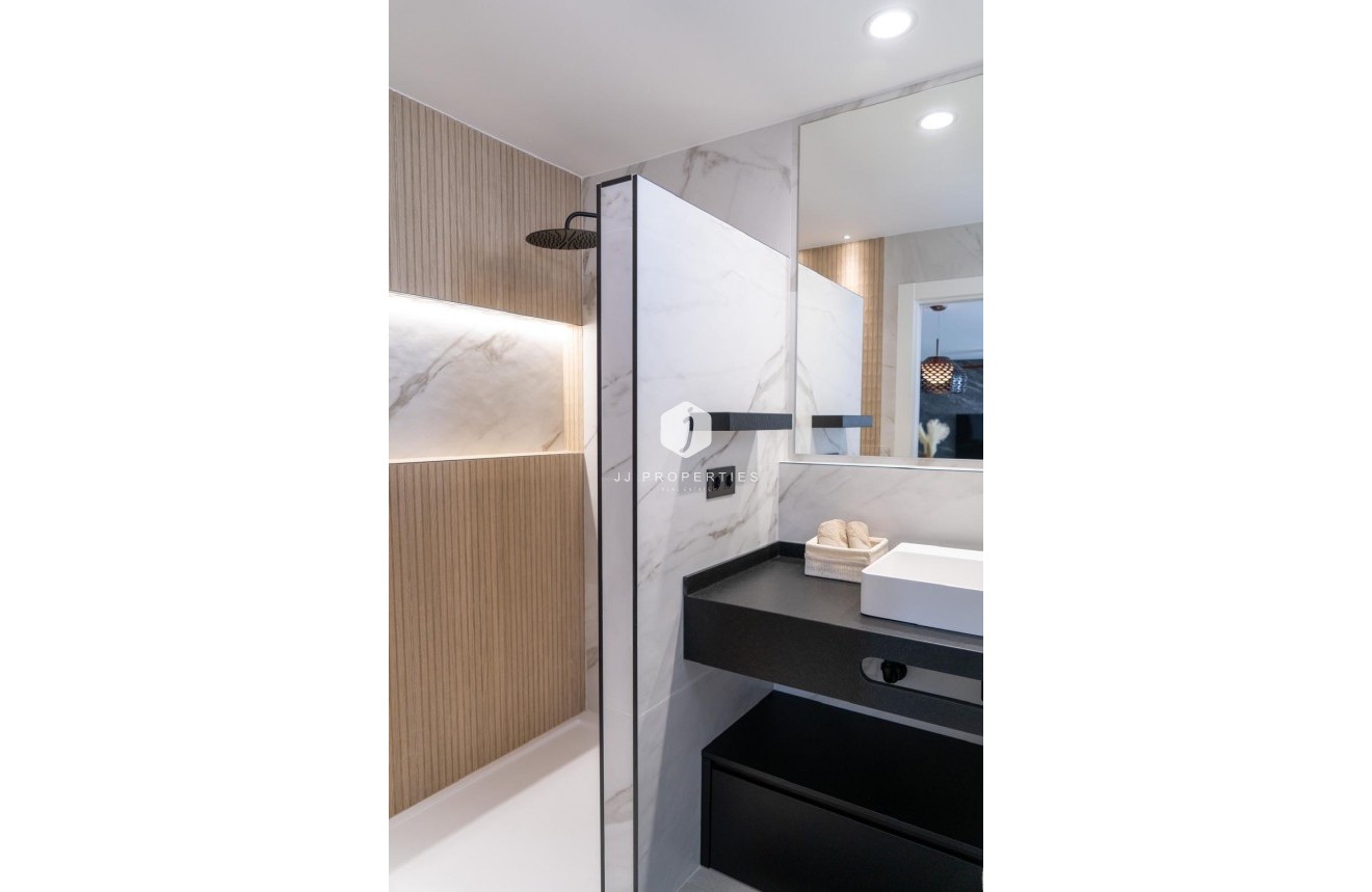 Segunda mano - Ático -
Orihuela Costa - La Regia