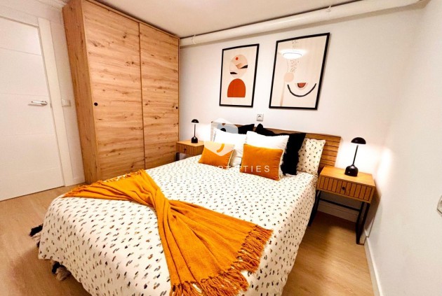 Z drugiej ręki - Mieszkanie w bloku -
Torrevieja - Playa de los Locos