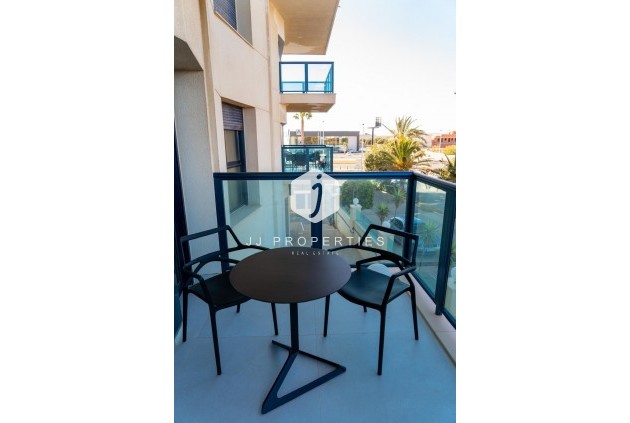 Tweedehands - Appartement / flat -
Torrevieja - La veleta