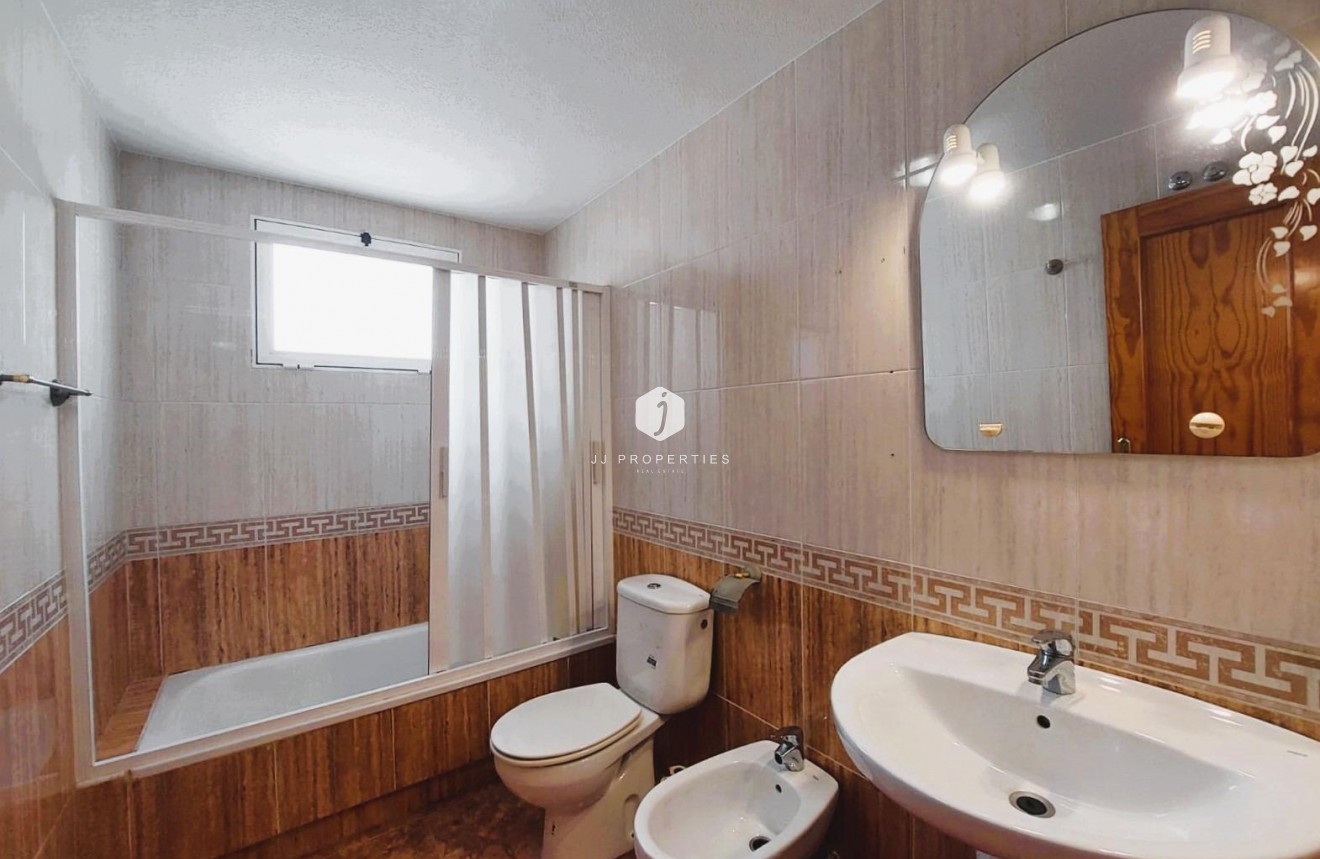 Segunda mano - Villa -
Torrevieja - Costa Blanca