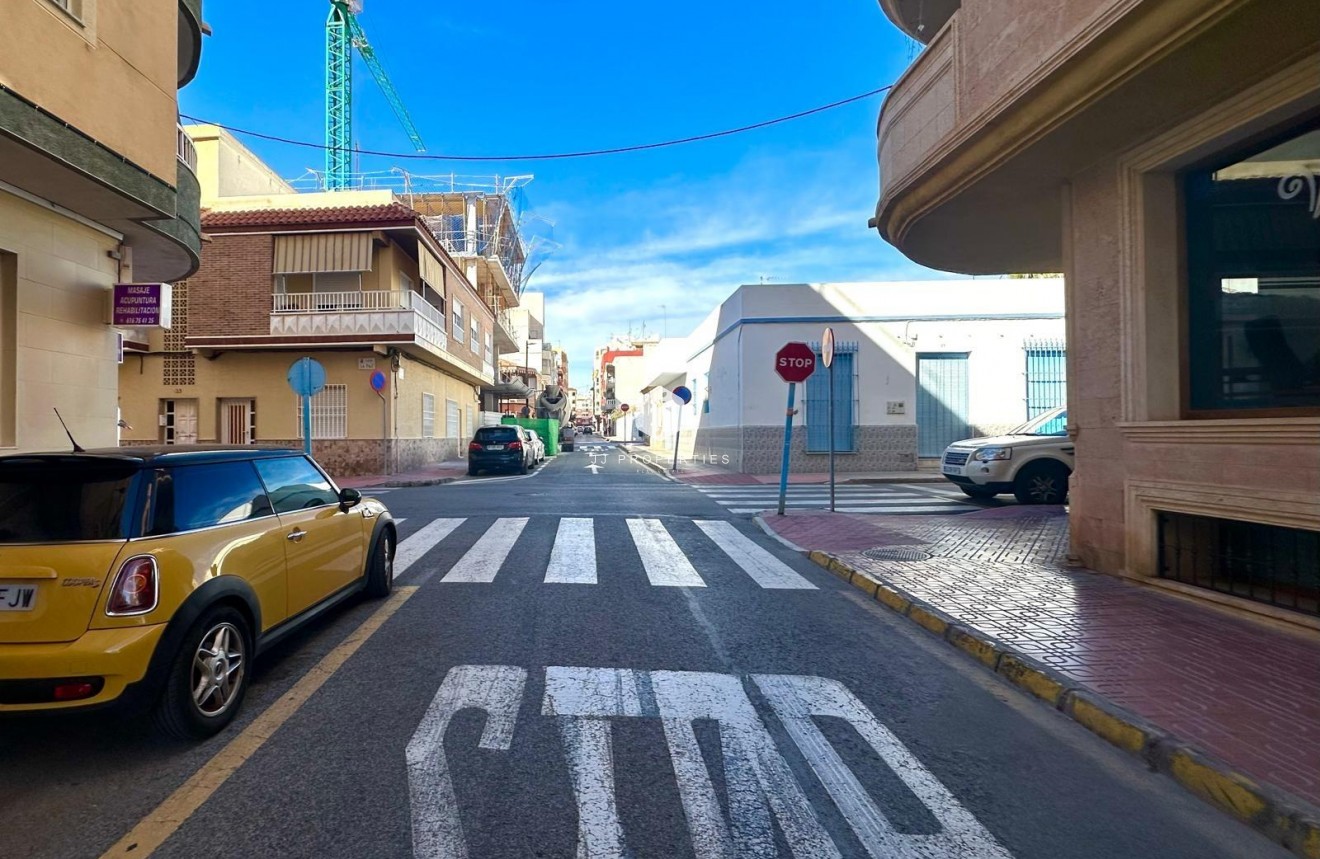 Segunda mano - Ático -
Torrevieja