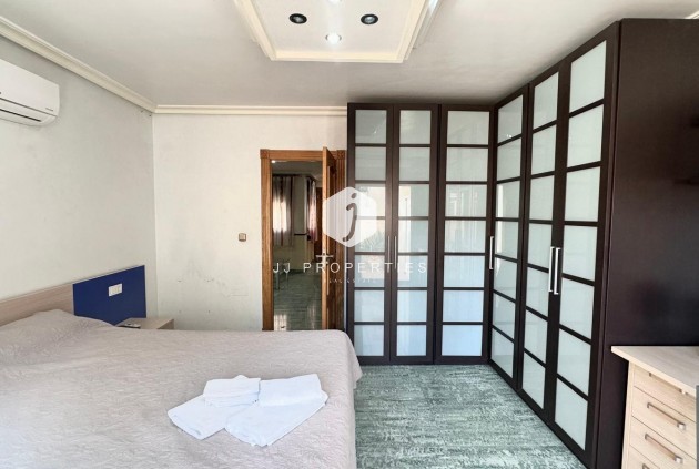 Segunda mano - Ático -
Torrevieja