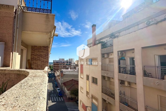 Segunda mano - Ático -
Torrevieja