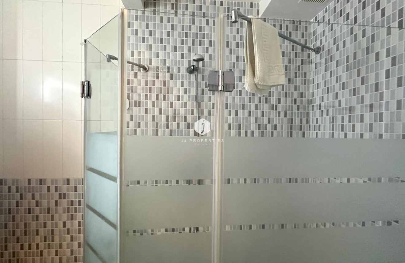 Segunda mano - Ático -
Torrevieja