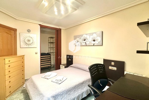 Segunda mano - Ático -
Torrevieja