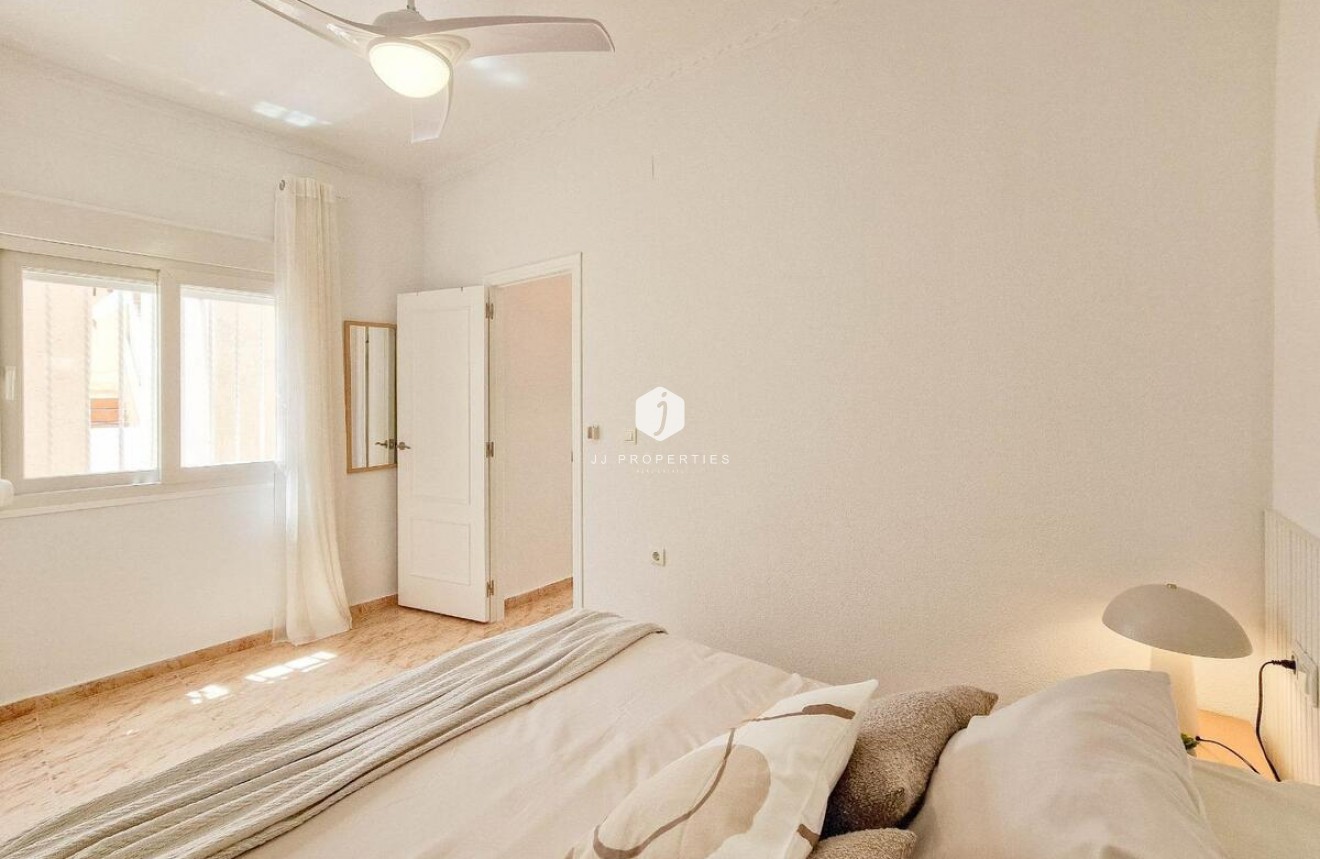 Segunda mano - Bungalow -
Torrevieja - Costa Blanca