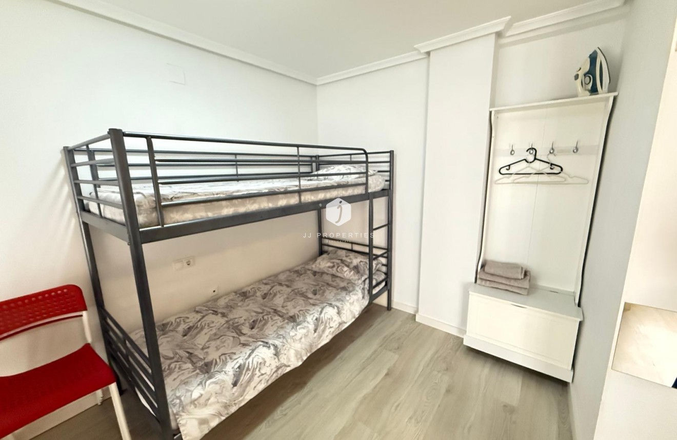 Tweedehands - Appartement / flat -
Torrevieja - Playa del Cura