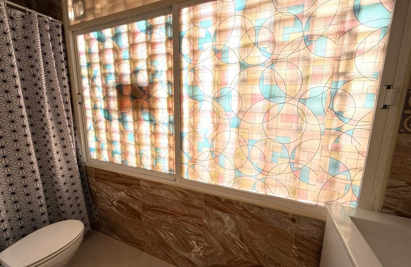 Tweedehands - Appartement / flat -
Torrevieja - Playa del Cura