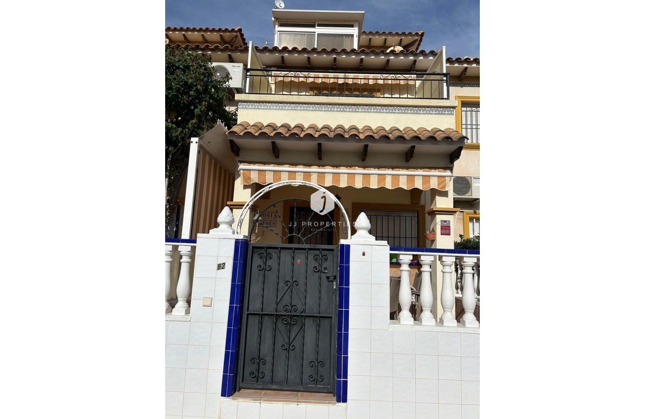 Aus zweiter Hand - Duplex -
Orihuela Costa - Punta Prima