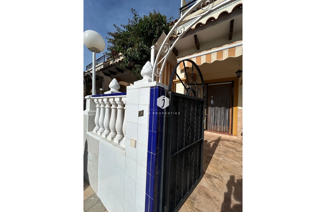 Aus zweiter Hand - Duplex -
Orihuela Costa - Punta Prima