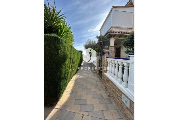 Aus zweiter Hand - Duplex -
Orihuela Costa - Punta Prima