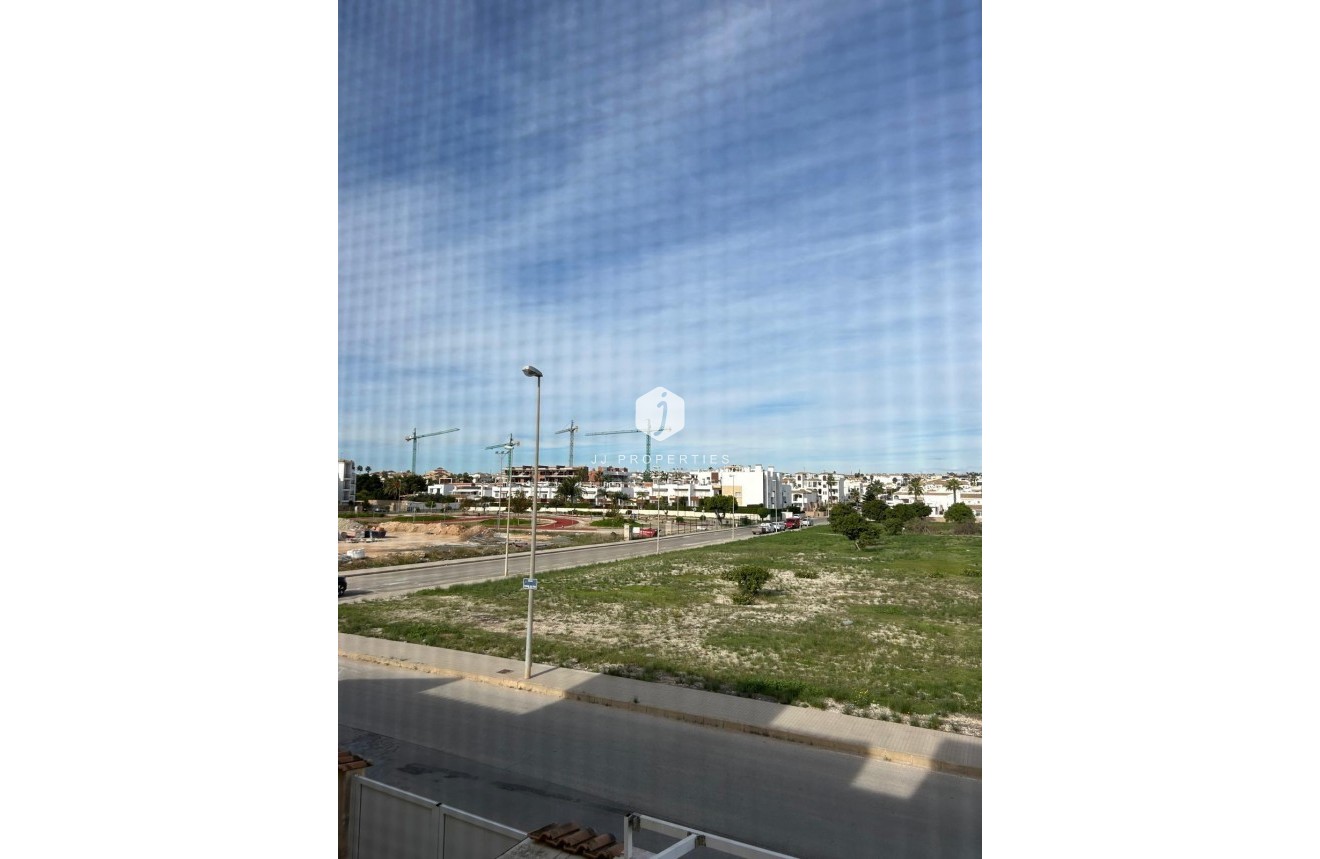 Aus zweiter Hand - Duplex -
Orihuela Costa - Punta Prima