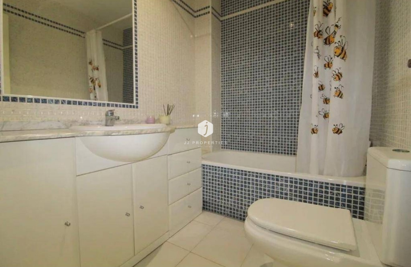 Segunda mano - Apartamento / piso -
Torrevieja - Estacion de autobuses