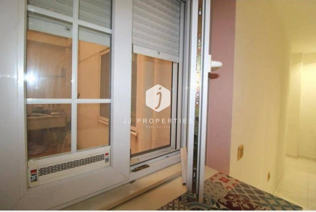 Segunda mano - Apartamento / piso -
Torrevieja - Estacion de autobuses