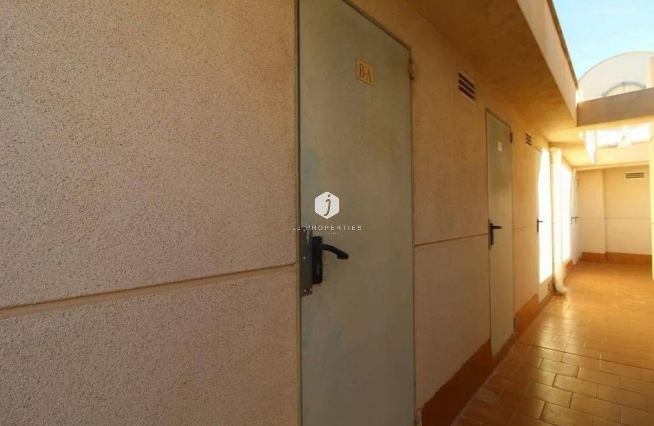 Segunda mano - Apartamento / piso -
Torrevieja - Estacion de autobuses