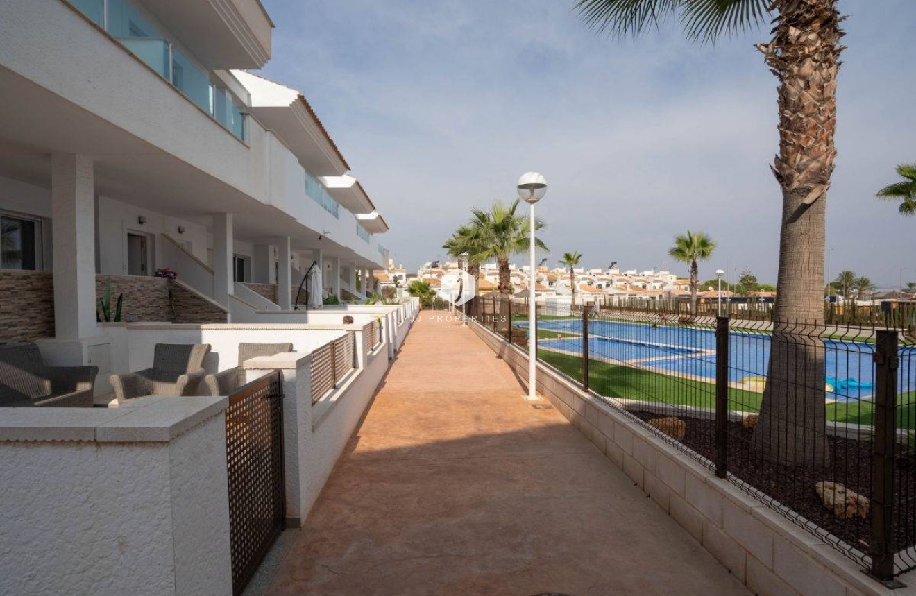 Segunda mano - Apartamento / piso -
Torrevieja - Los Balcones - Los Altos del Edén
