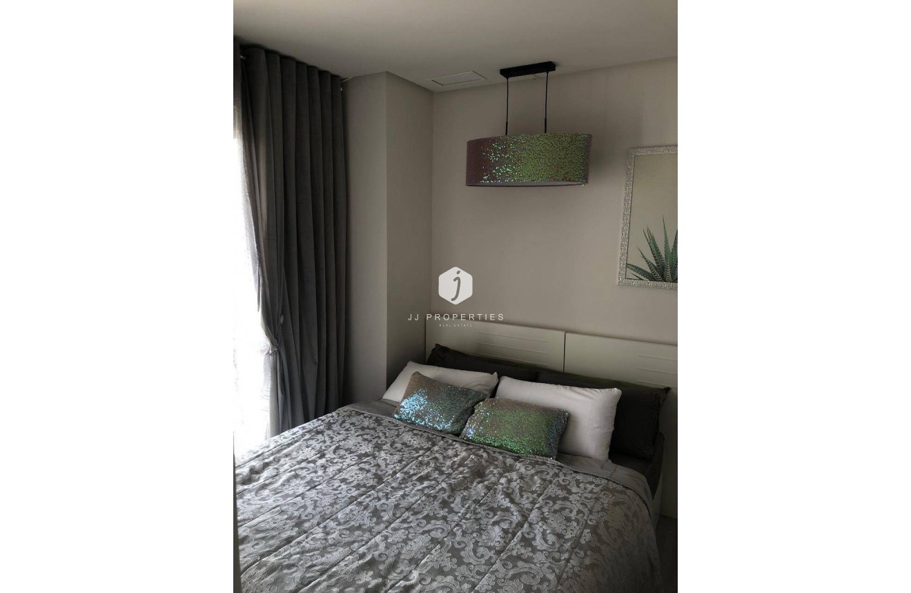 Segunda mano - Apartamento / piso -
Orihuela Costa - Villamartín