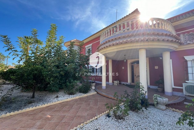 D'occasion - Villa -
Torrevieja - Torreta Florida