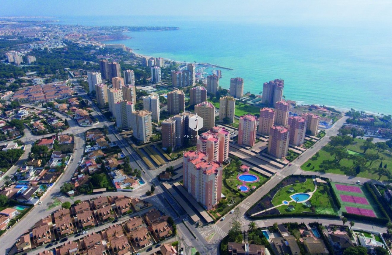 Obra nueva - Apartamento / piso -
Orihuela Costa - Campoamor