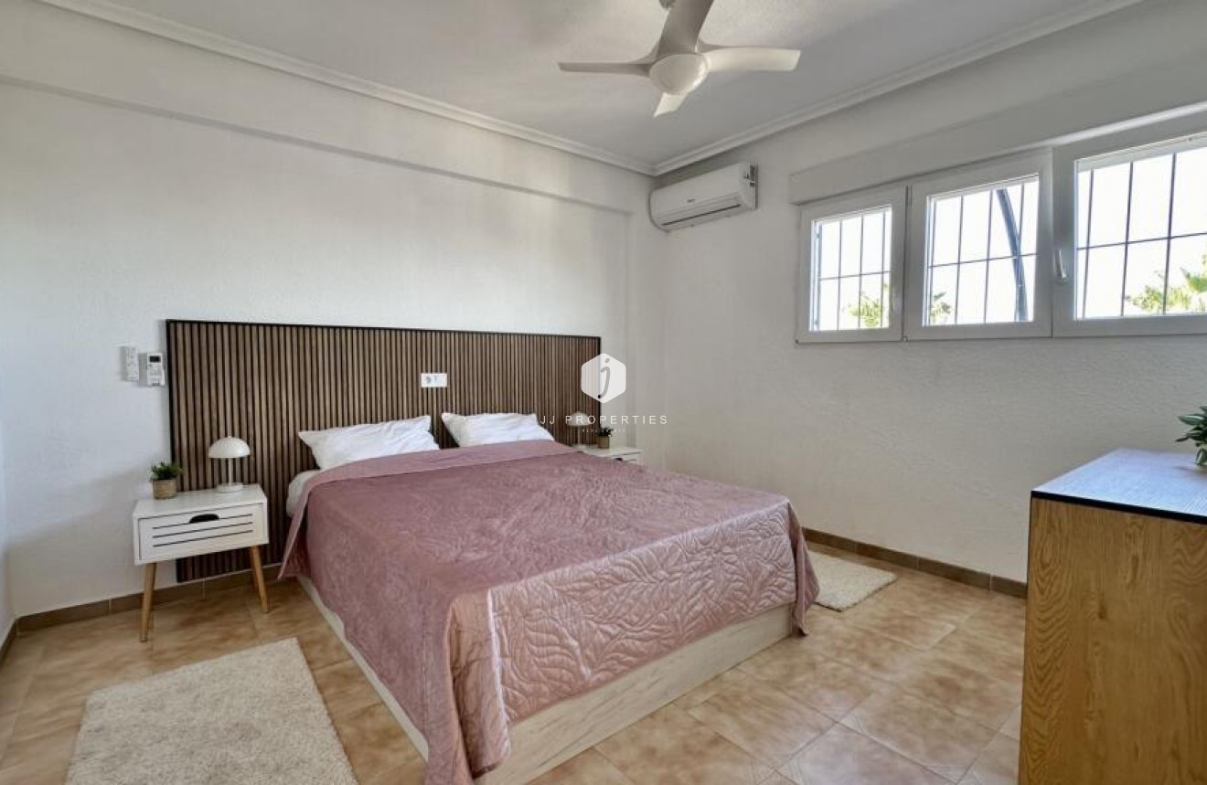 Segunda mano - Ático -
Torrevieja - Punta prima