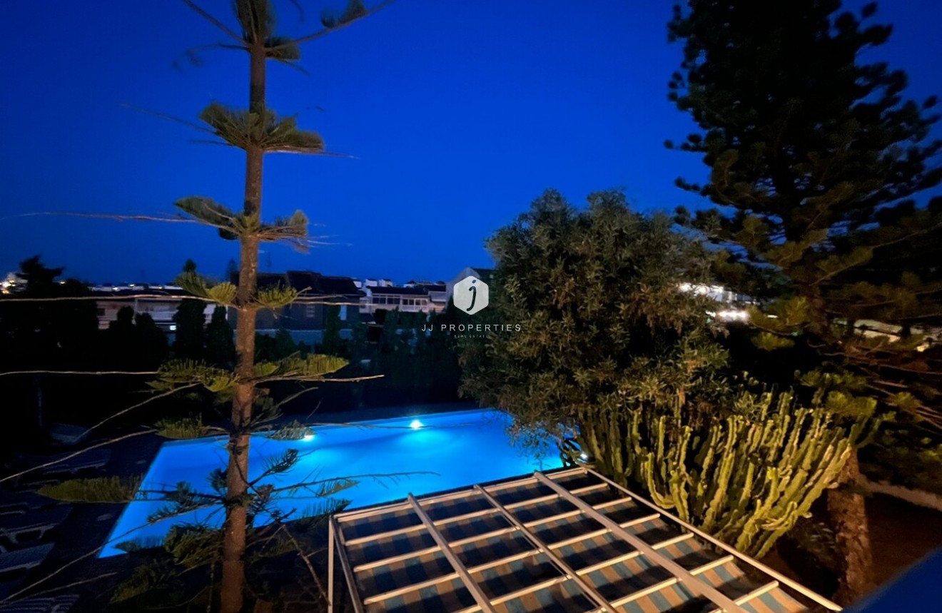 Aus zweiter Hand - Villa -
Los Balcones - Costa Blanca