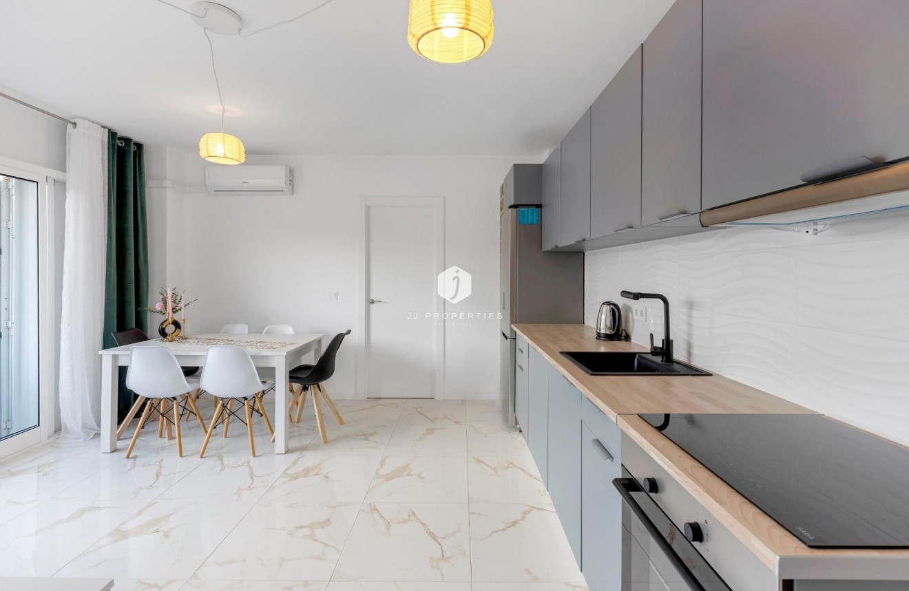 Segunda mano - Apartamento / piso -
Torrevieja - La Mata