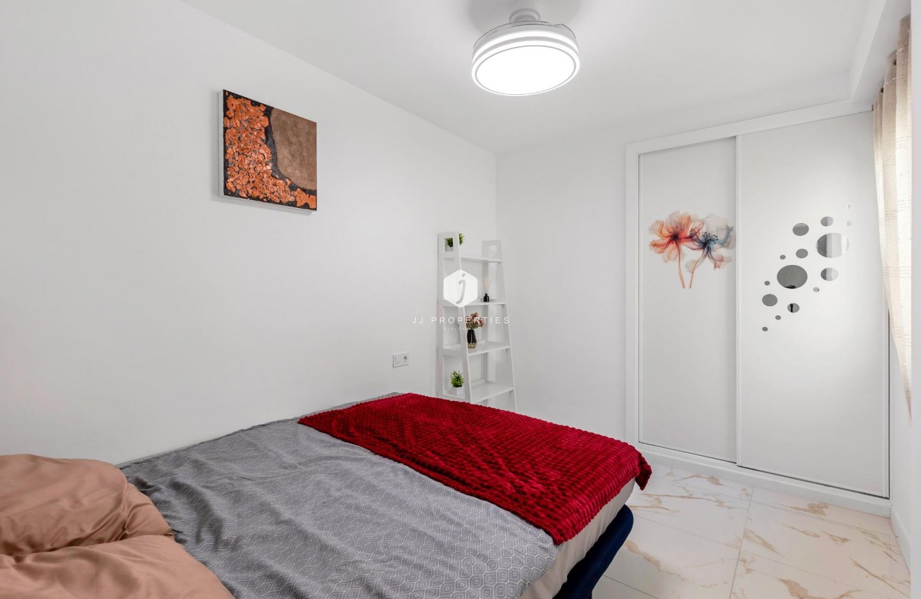 Segunda mano - Apartamento / piso -
Torrevieja - La Mata