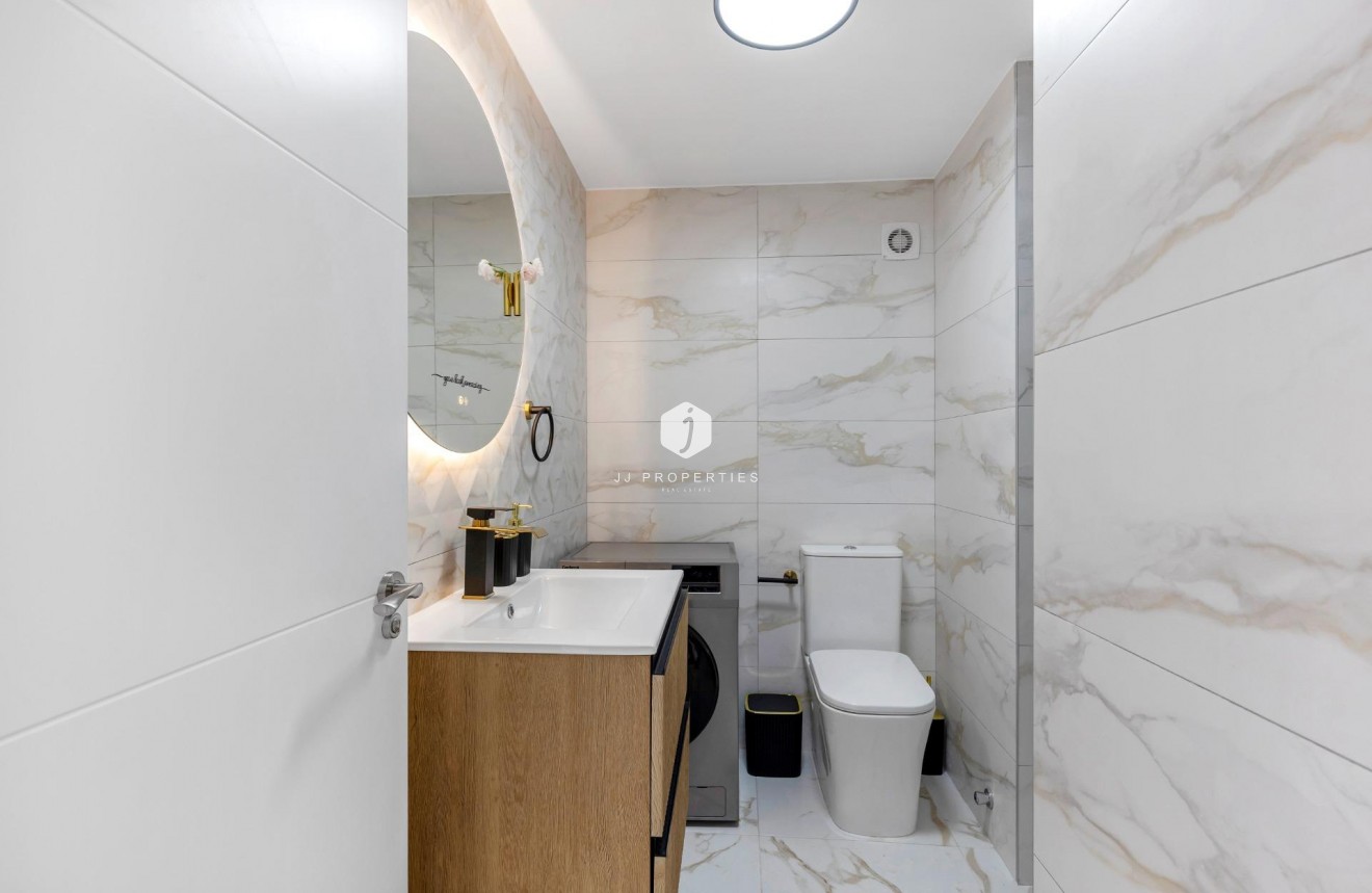 Segunda mano - Apartamento / piso -
Torrevieja - La Mata