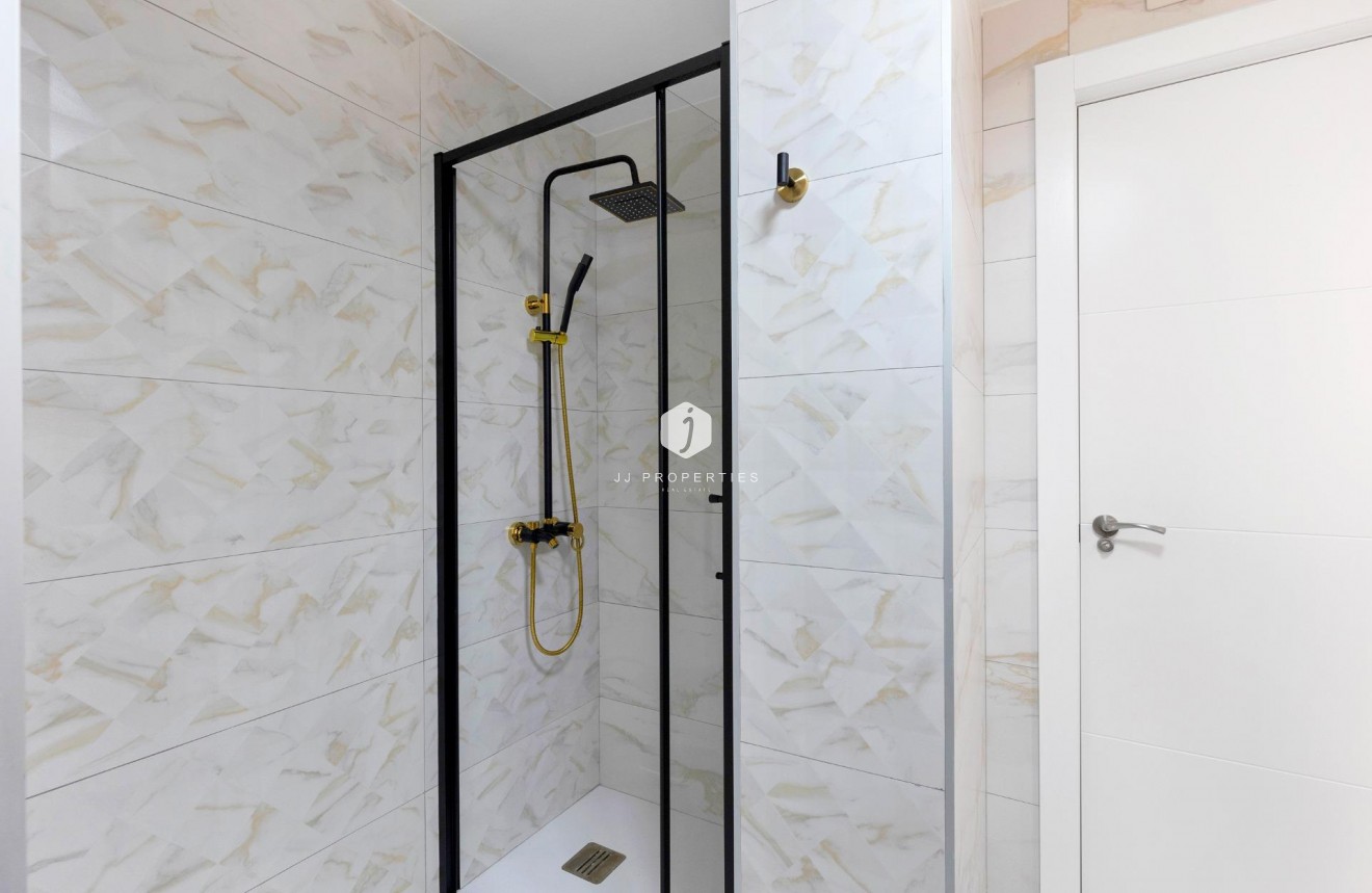 Segunda mano - Apartamento / piso -
Torrevieja - La Mata