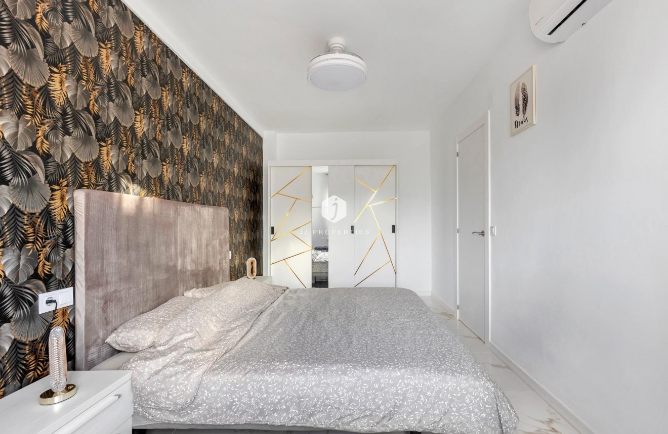 Segunda mano - Apartamento / piso -
Torrevieja - La Mata