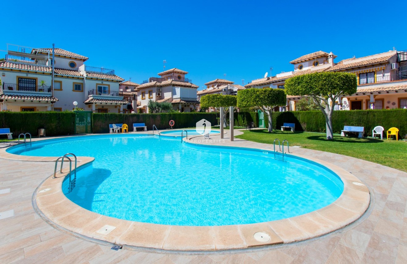 Tweedehands - Bungalow -
Orihuela Costa - Punta Prima
