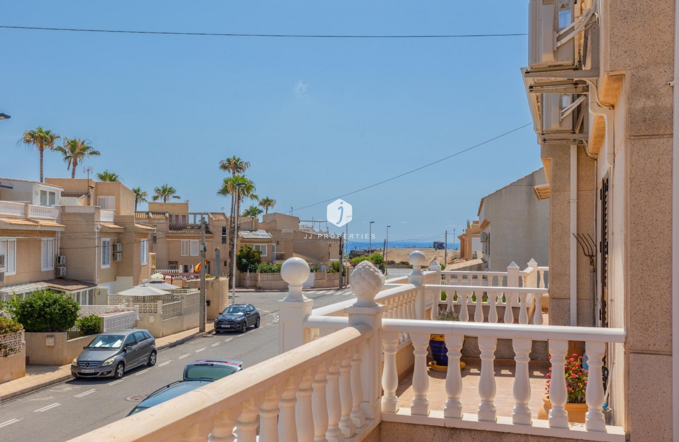 Segunda mano - Chalet -
Torrevieja - Los Frutales