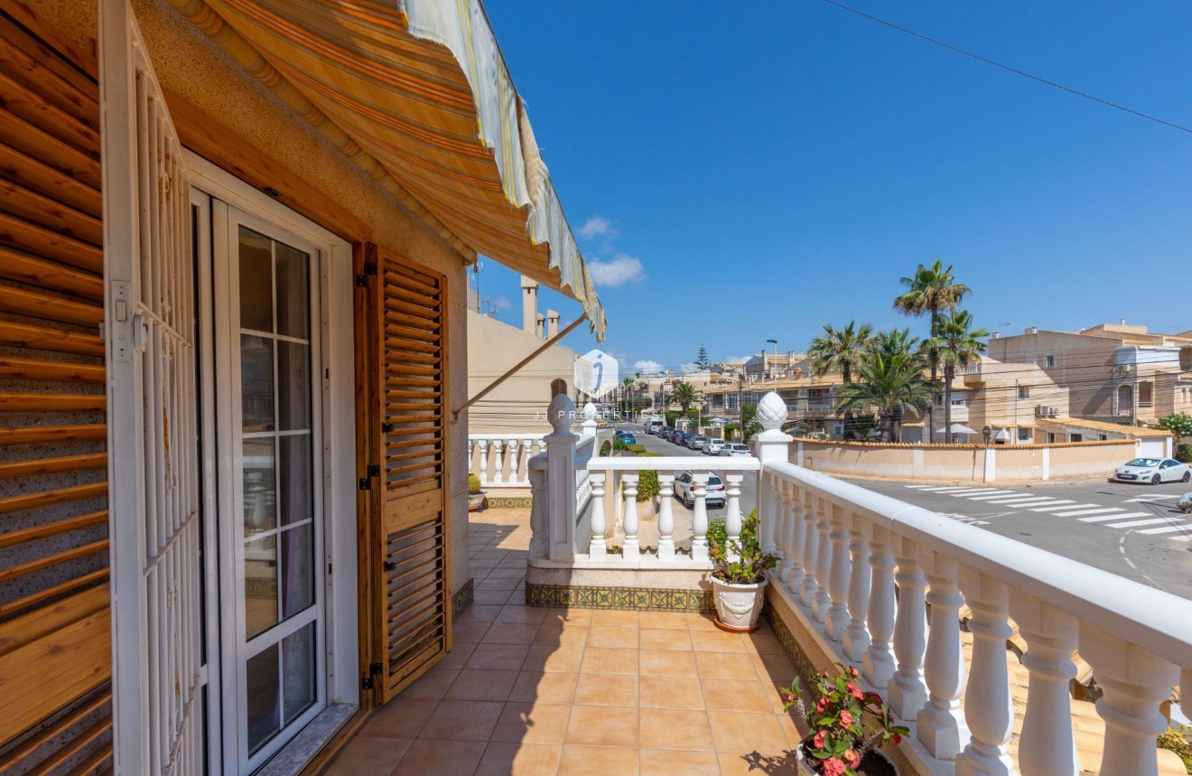 Segunda mano - Chalet -
Torrevieja - Los Frutales