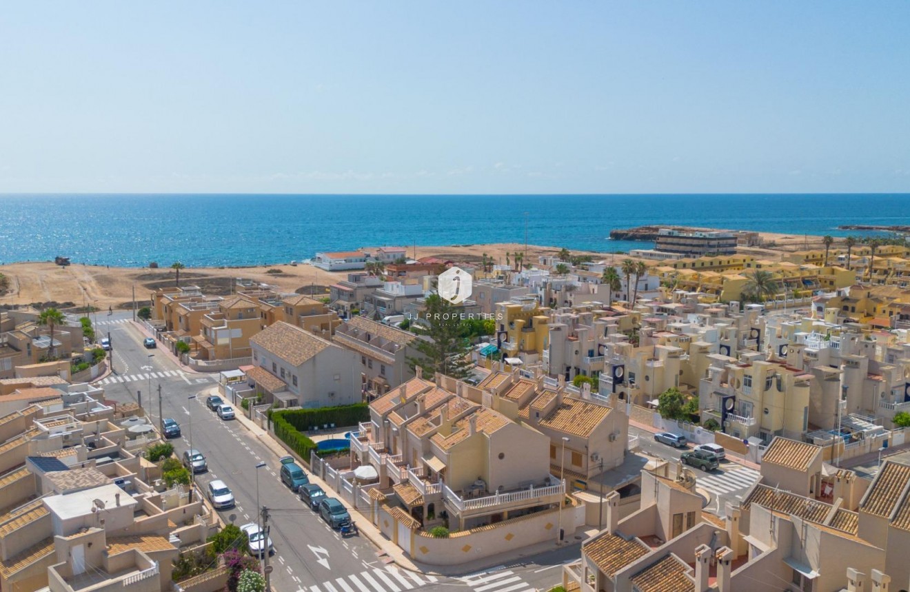 Segunda mano - Chalet -
Torrevieja - Los Frutales