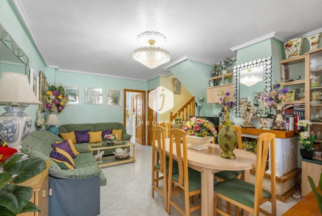 Segunda mano - Chalet -
Torrevieja - Los Frutales