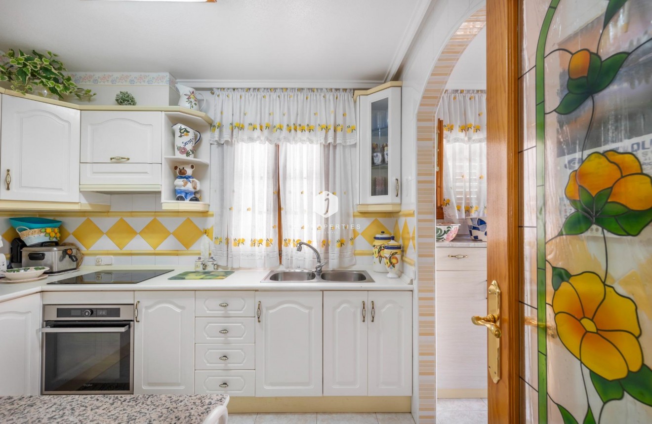 Segunda mano - Chalet -
Torrevieja - Los Frutales