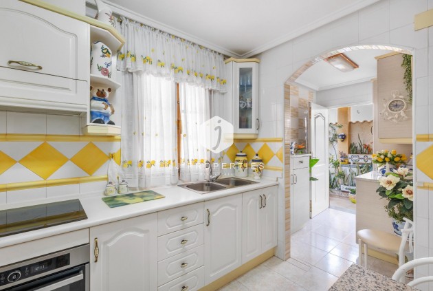 Segunda mano - Chalet -
Torrevieja - Los Frutales