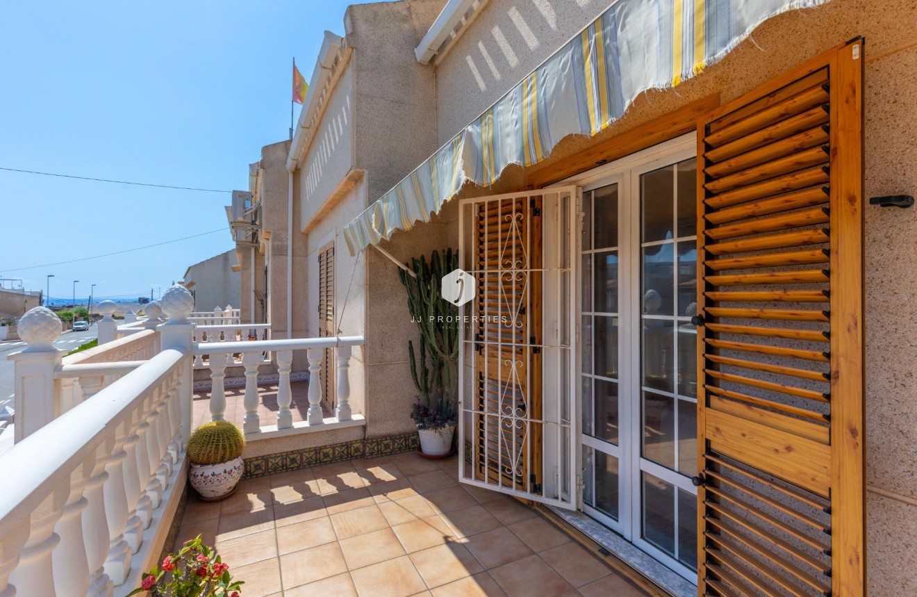 Segunda mano - Chalet -
Torrevieja - Los Frutales