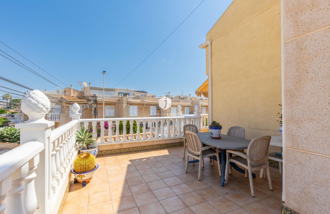 Segunda mano - Chalet -
Torrevieja - Los Frutales