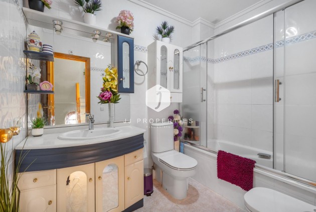 Segunda mano - Chalet -
Torrevieja - Los Frutales