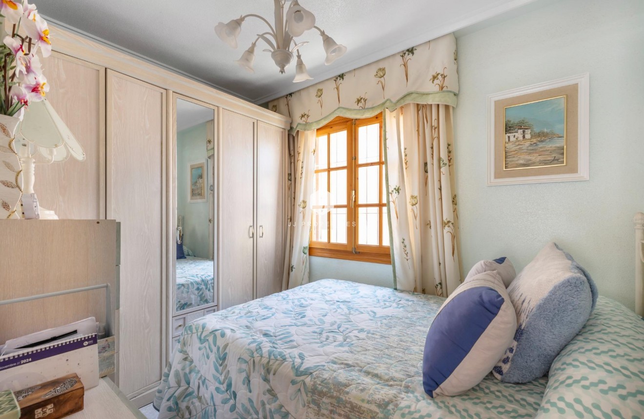 Segunda mano - Chalet -
Torrevieja - Los Frutales