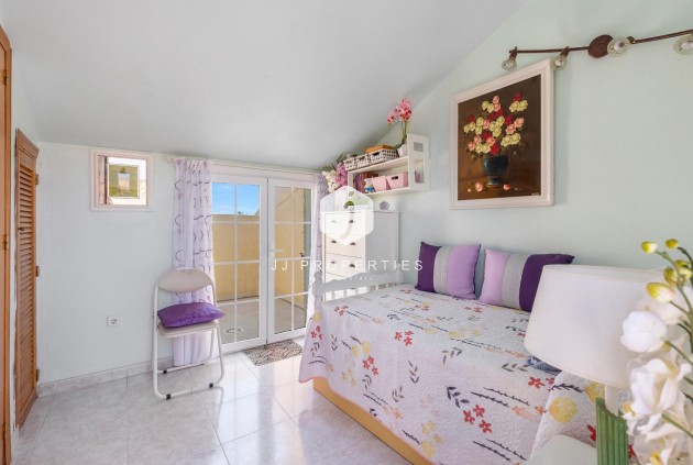 Segunda mano - Chalet -
Torrevieja - Los Frutales